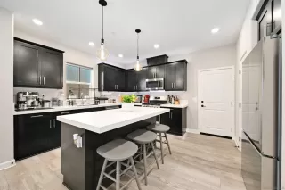 Photo #4: 2601151 Listing 