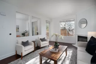 Photo #2: 2601181 Listing 