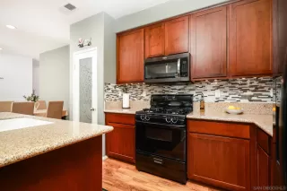 Photo #4: 2601191 Listing