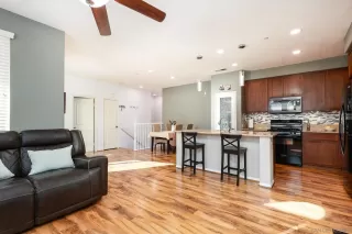 Photo #5: 2601191 Listing