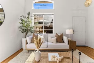 Photo #2: 2601192 Listing 