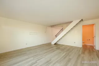 Photo #2: 2601201 Listing 