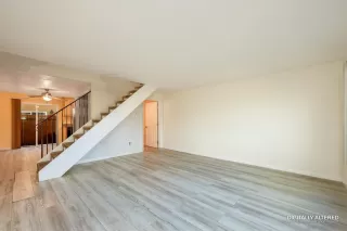 Photo #3: 2601201 Listing 