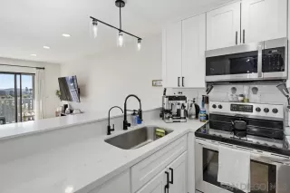 Photo #4: 2601205 Listing 