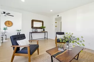 Photo #2: 2601218 Listing 