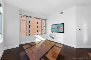 Photo #4: 2601224 Listing 