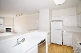 Photo #5: 2601236 Listing 