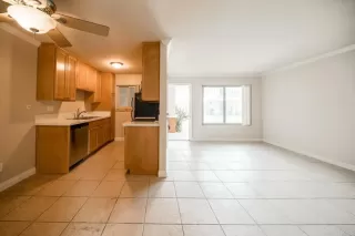 Photo #5: 400051526 Listing