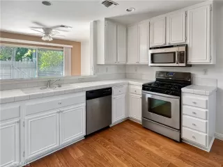 Photo #2: CV22150808 Listing