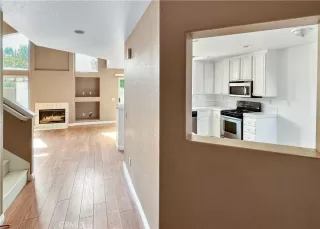 Photo #4: CV22150808 Listing