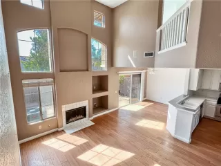 Photo #5: CV22150808 Listing