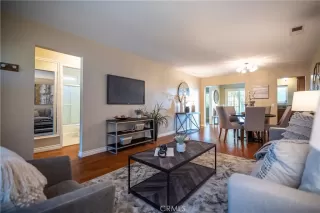 Photo #4: CV22238440 Listing