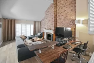 Photo #1: CV23026631 Listing