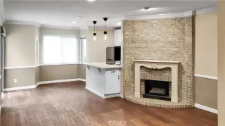 Photo #4: CV23026631 Listing