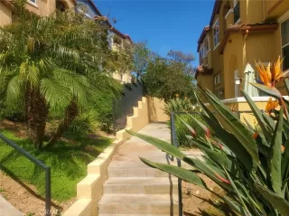 Photo #5: CV23052856 Listing