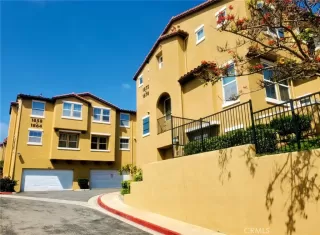 Photo #6: CV23052856 Listing