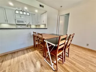 Photo #4: CV23096159 Listing