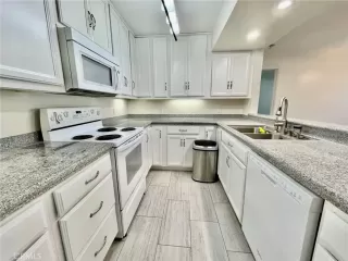 Photo #5: CV23096159 Listing