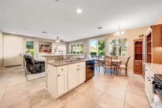 Photo #5: CV23156175 Listing