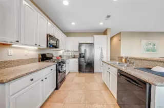 Photo #6: CV23156175 Listing