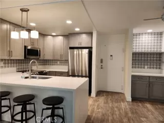 Photo #3: CV24078798 Listing 