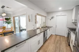 Photo #6: CV24116945 Listing