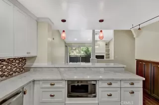 Photo #4: CV24144333 Listing