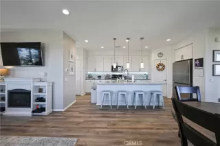 Photo #6: CV24210607 Listing