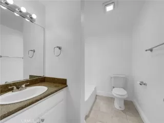 Photo #4: CV25045135 Listing