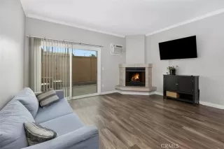 Photo #3: CV25086169 Listing 