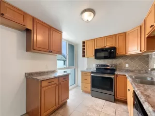 Photo #6: CV25138452 Listing 