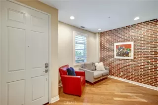 Photo #5: CV25179516 Listing 