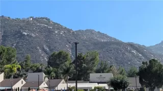 Photo #4: CV25247916 Listing