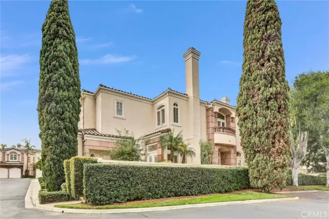 MLS: CV25248072 Condo For Sale