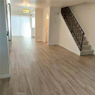 Photo #4: CV25258645 Listing 