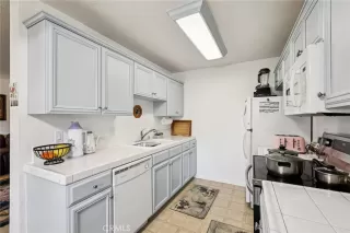 Photo #6: CV26035269 Listing 