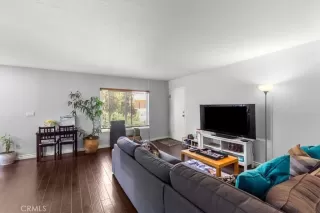 Photo #5: CV26041707 Listing 