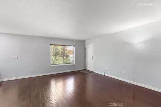 Photo #6: CV26041707 Listing 