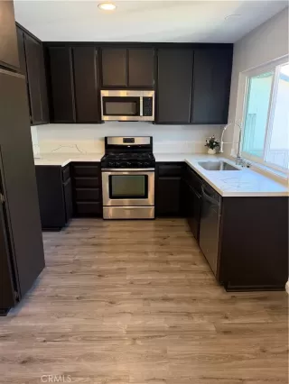 Photo #4: CV26093086 Listing 