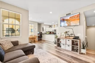 Photo #4: DW23047620 Listing