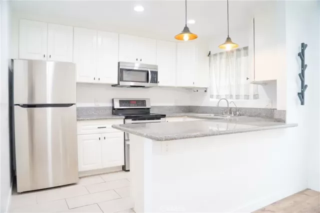 MLS: DW23141649 Condo For Sale