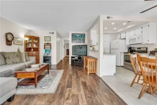 Photo #4: DW23154885 Listing