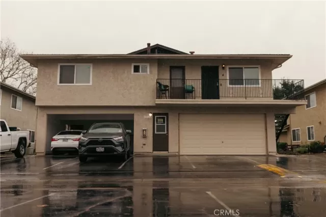 MLS: DW24013592 Condo For Sale