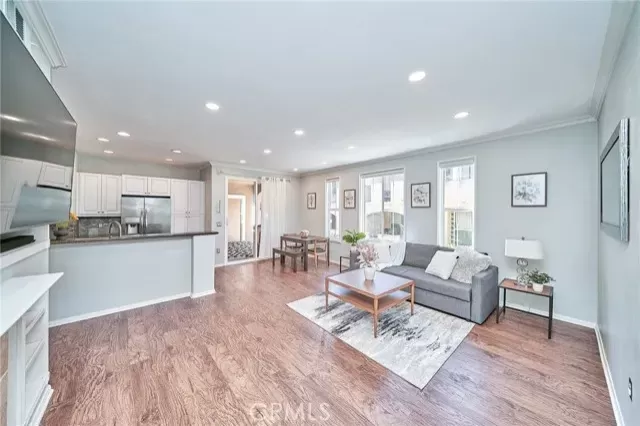 MLS: DW24199993 Condo For Sale