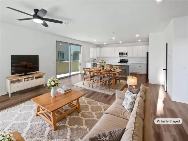 MLS: DW25236298 Condo For Sale