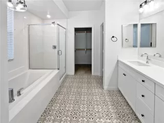 Photo #5: DW25236298 Listing