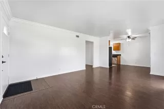 Photo #6: DW26042638 Listing