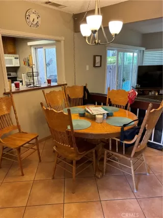 Photo #4: EV24085425 Listing