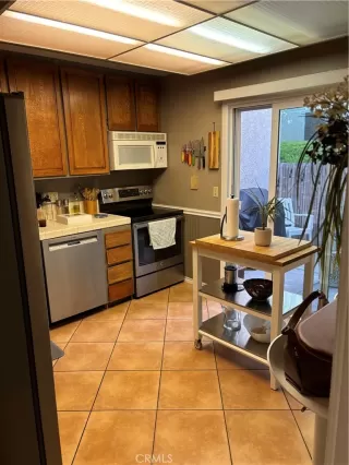 Photo #6: EV24085425 Listing