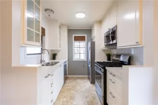 Photo #5: FR24121681 Listing 